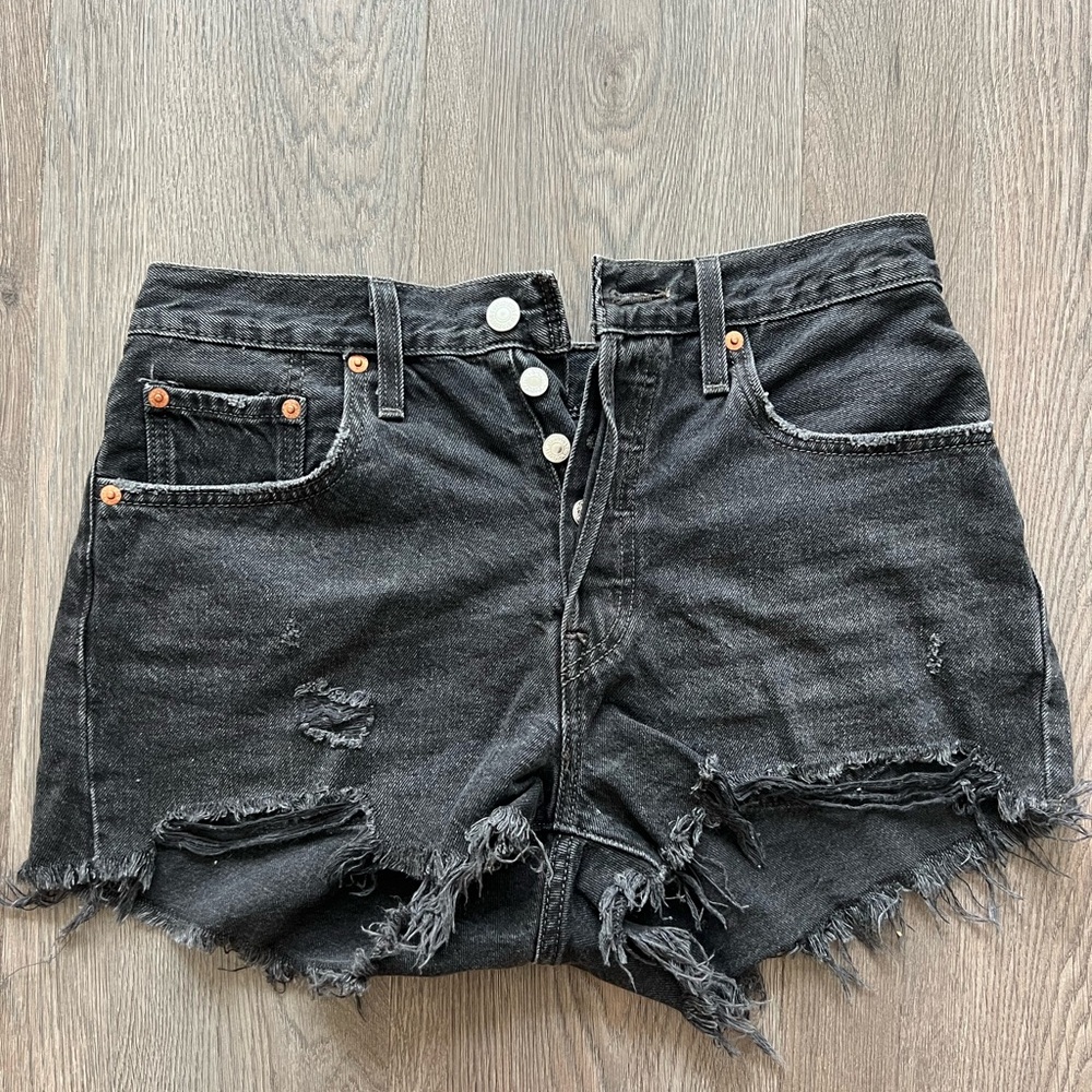 Levi’s Black Jean Short